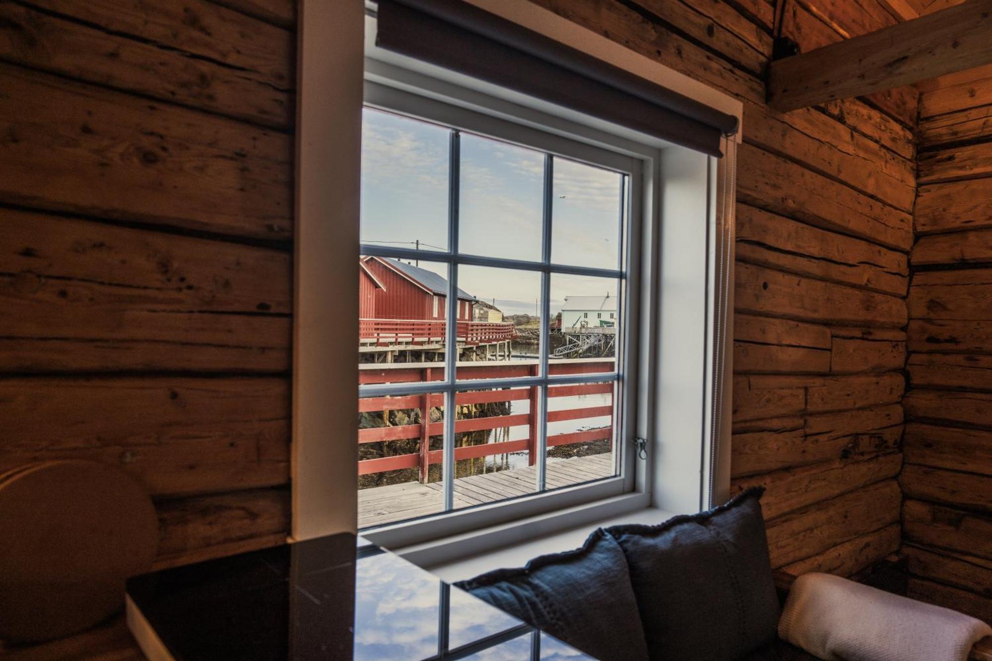 Henningsvaer Rorbuer Hotel Exterior photo